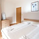 Charming 1 Bedroom For Up To 4 Guests 써니비치