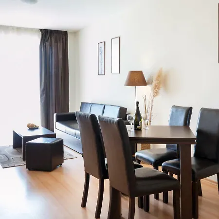 Charming 1 Bedroom For Up To 4 Guests Апартамент *